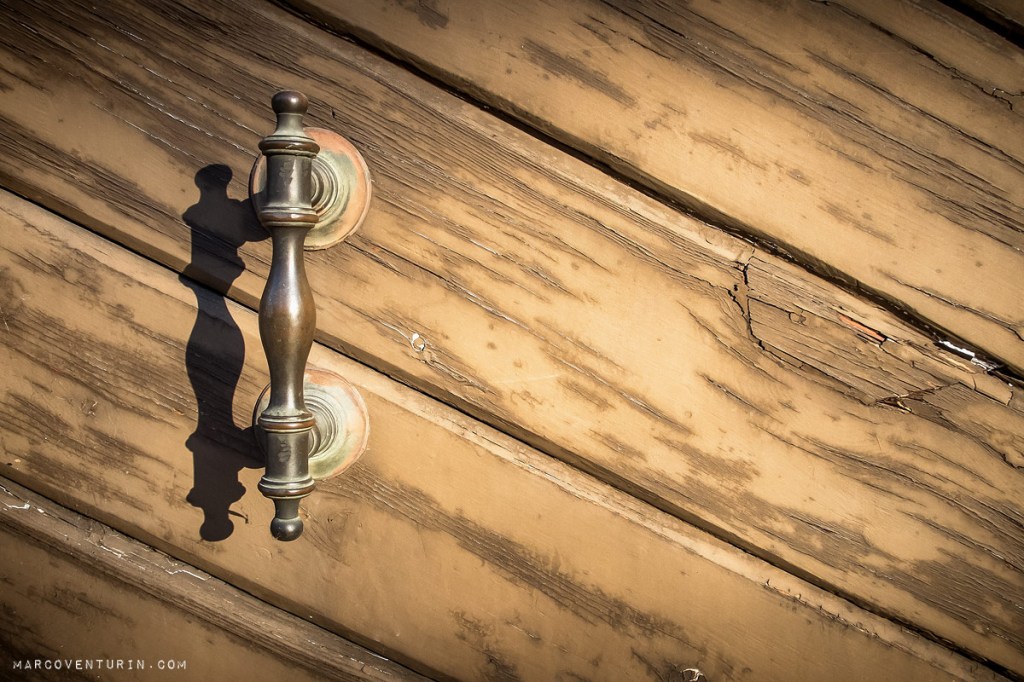 A simple set of&nbsp;doors